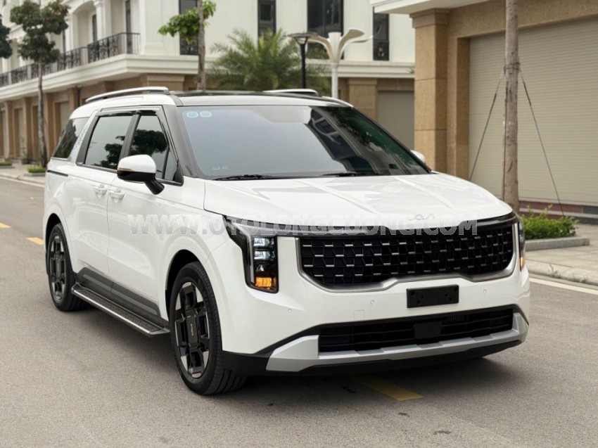 Kia Carnival Luxury 2.2D 2025